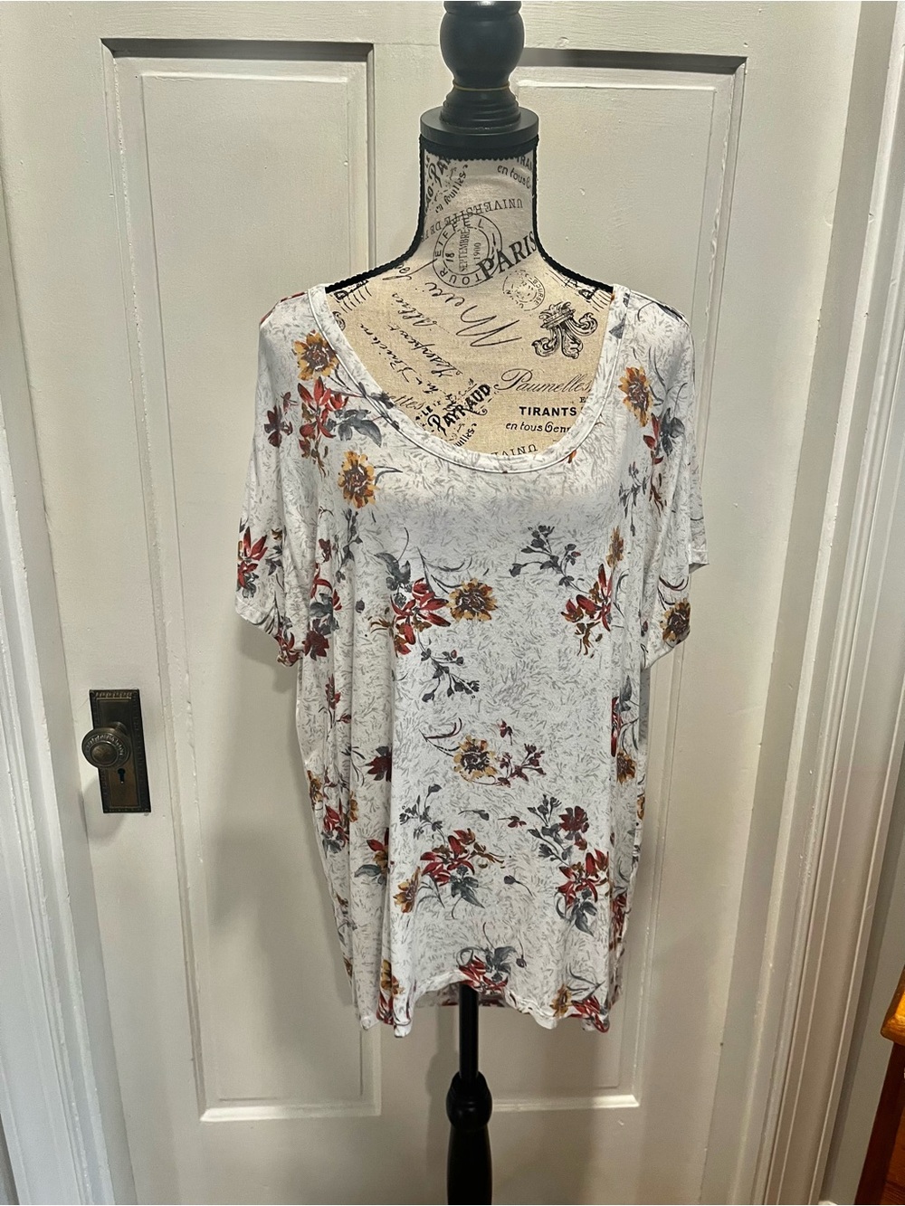 Maurices White Scoop Neck Floral Tee with Rust & Mustard Flowers